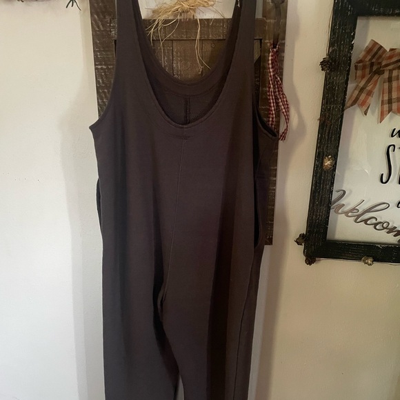 Urban Outfitters - Picture 8 of 8